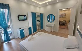 Апартамент Pink&Blue - 2BDR Apartment with Balcony
