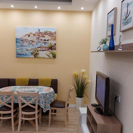 Апартамент Pink&Blue - 2BDR Apartment with Balcony Варна Экстерьер фото