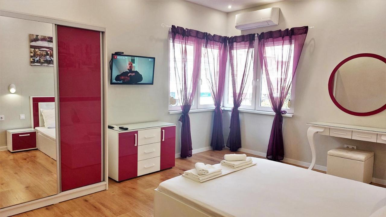 Апартамент Pink&Blue - 2BDR Apartment with Balcony Варна Экстерьер фото