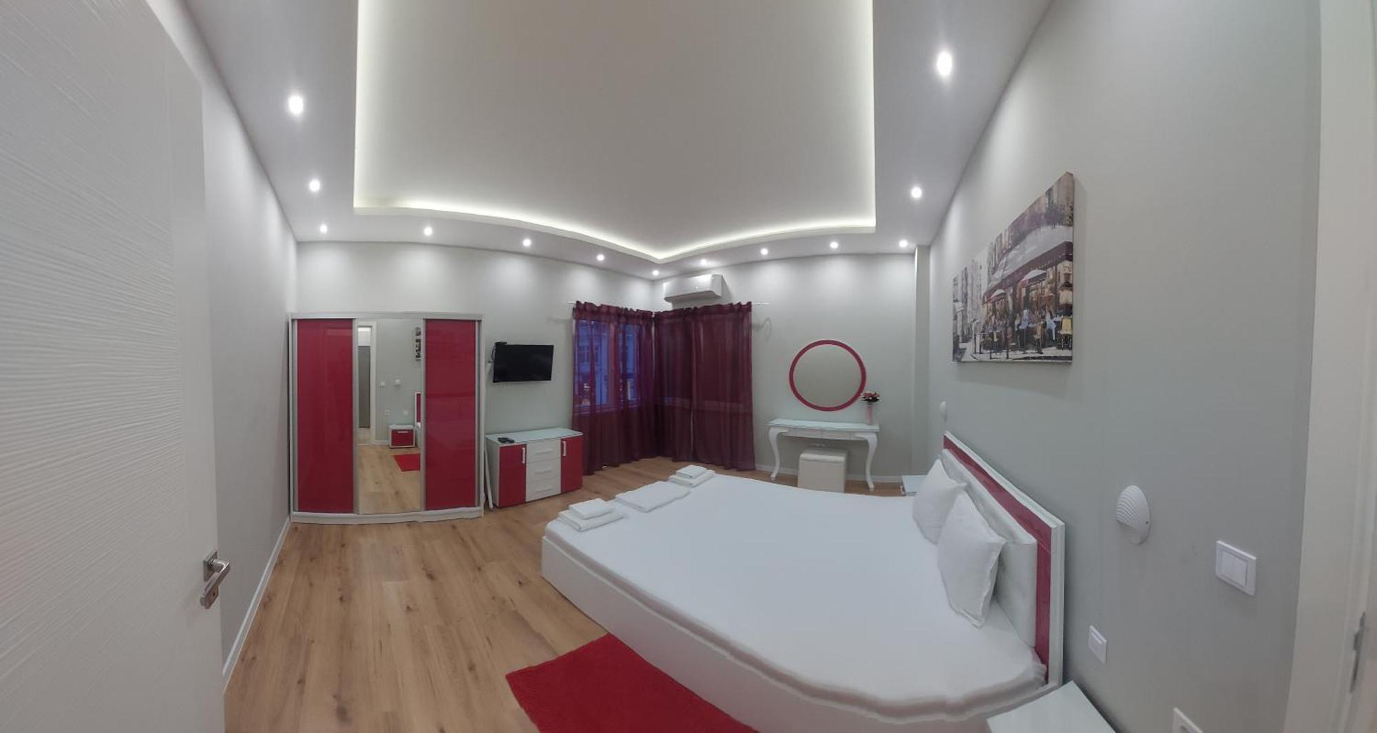 Апартамент Pink&Blue - 2BDR Apartment with Balcony Варна Экстерьер фото