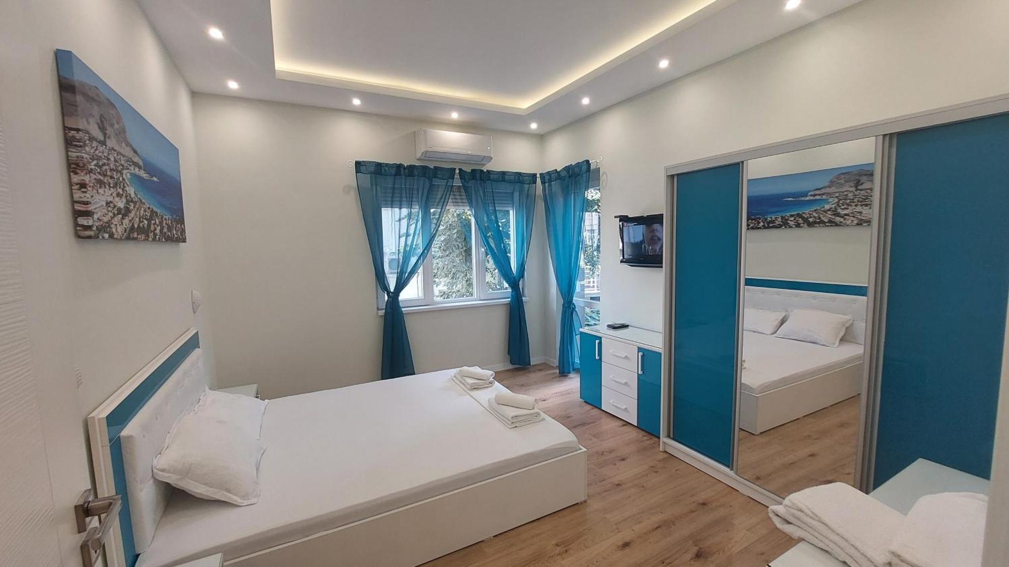 Апартамент Pink&Blue - 2BDR Apartment with Balcony Варна Экстерьер фото